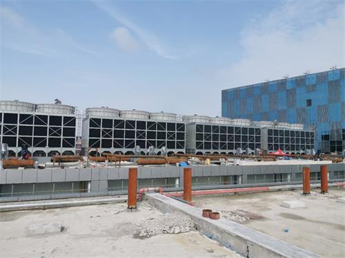 圓形冷卻塔車間走貨現(xiàn)場,圓形冷卻塔