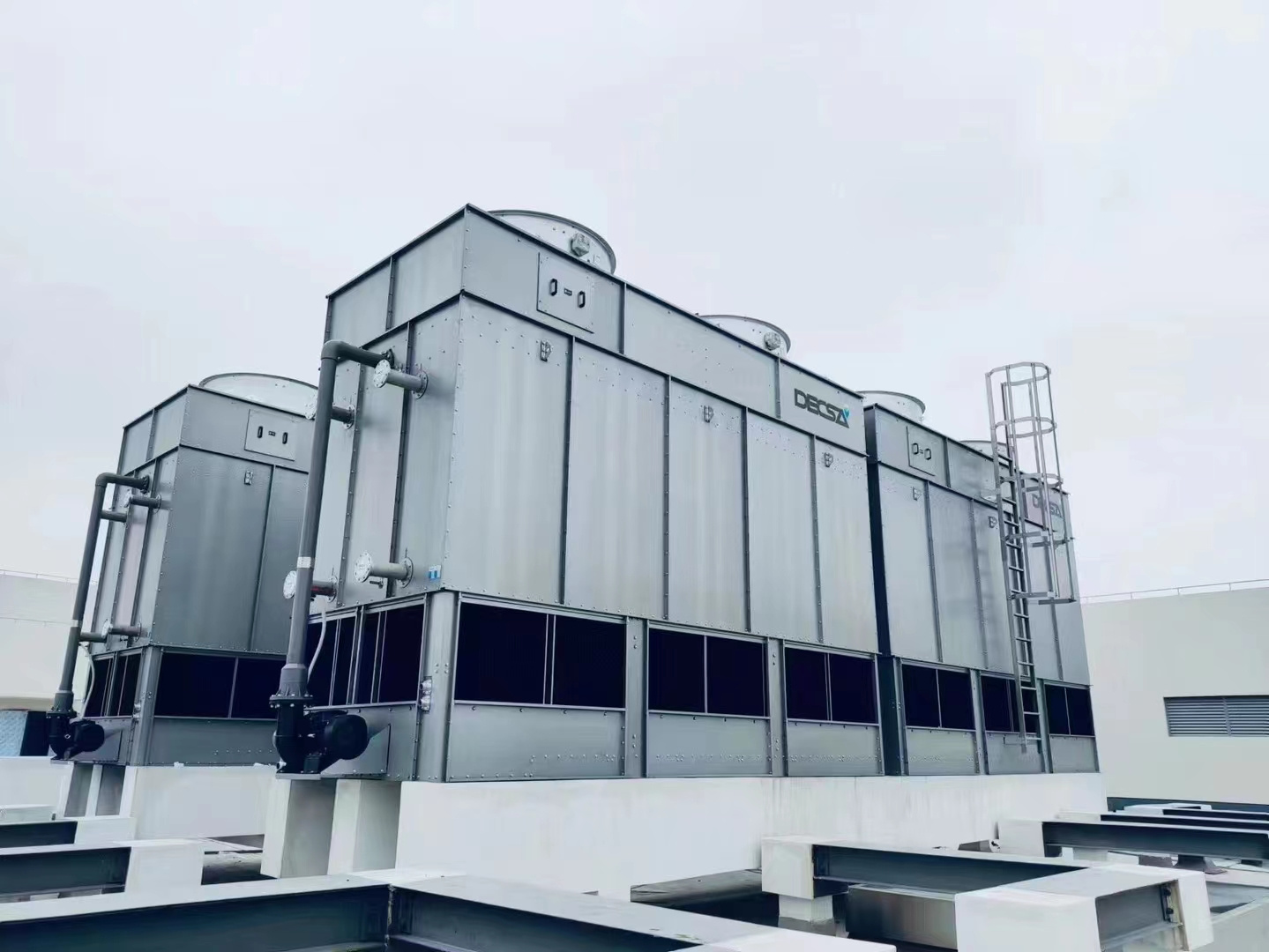 冷卻塔煙氣的排放方式有哪些,冷卻塔除霧能除煙氣嗎